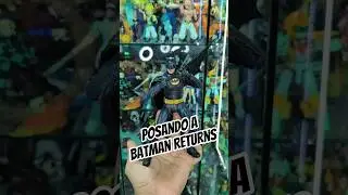 Posando a Batman DC Multiverse Batman Returns #collection  #mcfarlanetoys #batmanreturns #toyshorts