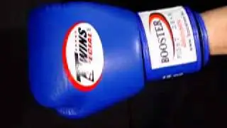Kombatshop.ro manusi de box Twins BG-5.mp4