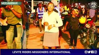 UNSTOPPABLE Rhumba Praise by Faustine Live at Moi Avenue Junction, Nairobi CBD