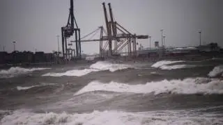 IMPRESIONANTE LA FUERZA DEL MAR TEMPORAL MARITIMO PLAYA DEL SALER VALENCIA  21 1 2017