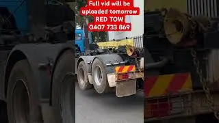 Грузовик Volvo FM 8x4 с крюковым кузовом &ndash; буксировка сзади компанией Red Tow | Кэмпбеллфилд, Вик...