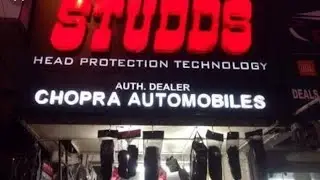 Medium range mein helmet Chopra automobiles Arya samaj road 1709 Karol Bagh New Delhi