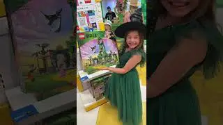 Захват магазина LEGO в Сиднее фильмом &laquo;Злая ведьма&raquo; | Эксклюзивные наборы и фигурки LEGO в натура...