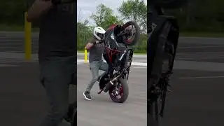 636 or r7 build? 👀#motorcycle #ninja400 #stunts #wheelie #kawasaki #yamaha