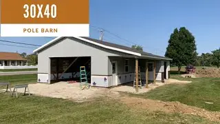Сарай из столбов 30x40 с дверью для доступа к садовому трактору