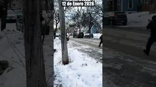 Agente de ICE sufre ca&iacute;da viral en pleno operativo