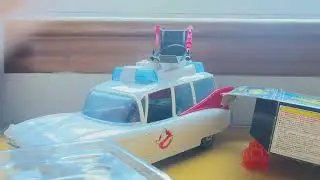 Chase Unboxes Kenner The Real Ghostbusters Ecto-1 And Finishes More Stuff ￼
