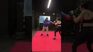 Freestyle Pad Work for Beginners | Train Timing, Form & Fight Feel #boxing #shorts
