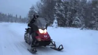 Kelkkasafari Rukan ympäri Mika Valosen (Sport House Ruka) johdolla