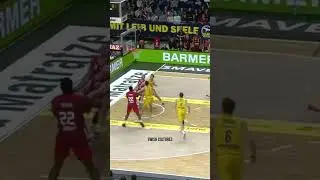 Patrick Miller is a walking highlight 🚶🏾&zwj;♂️ catching bodies and got defenders skatin