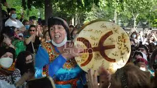 Na souad &laquo; Rahim-A yul-iw susem &raquo; &agrave; la f&ecirc;te de la robe kabyle a paris Trocad&eacute;ro 2021