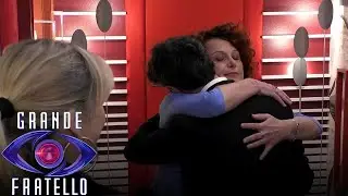 Grande Fratello - Il bacio tra Giuseppe Garibaldi e Beatrice Luzzi