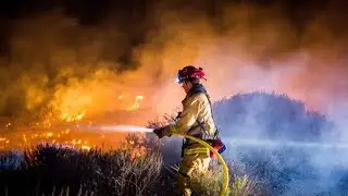 Thomas fire in Ventura County threatens homes