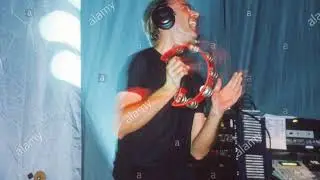 Underworld - Shake Higher /Spikee /Push Upstairs (Live @ ATC Hall Osaka Japan 2005-11-26)