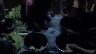 Arrival in the Mlabri village and food distribution