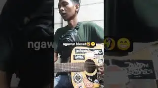 nyanyyi.bermain gitar akustik kurang apa coba pas nyanyyi salah #music