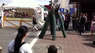 Stelzen-Drache auf der Kieler Woche 2011