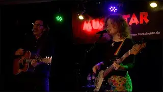 Alice Howe & Freebo - A Case Of You  ( Joni Mitchell )