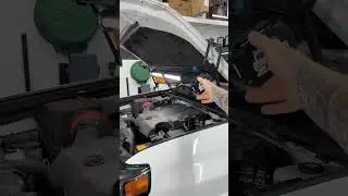 Makita 18v under hood lightIt's comes with a telescopic hook#tools