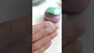 Making flower stud earrings using shrink plastic #shrinkplastic #shrinkydinks #handmadejewelry
