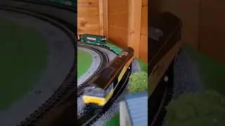 Hornby Class 47 and Hornby Class 66 on the #modelrailway *streamliners* #hornby #train #railway