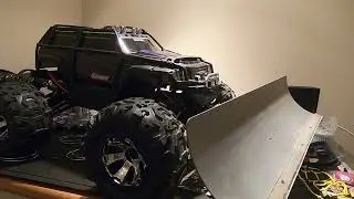 Traxxas Summit plow (running and how to build)
