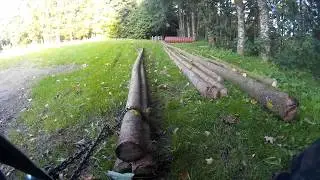 Quad Atv Fahren über Stock und Stein, durch Wald und Schlamm  TGB