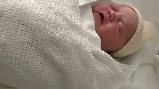 Janieke says hello to the world