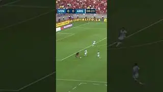 Waterlogged pitch causes CHAOS in 🇻🇪 v 🇦🇷 #fifaworldcup #conmebol