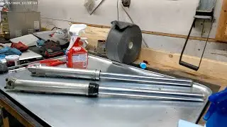 Byron's Yamaha DT250C #10 Replacing Fork Seals