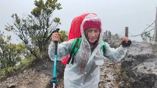 Suasana Puncak Gunung Gede Ketika Hujan Es (06 Juli 2025)