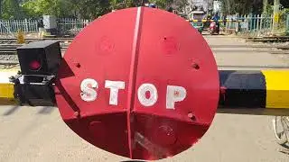 STOP Railway level crossing at Medinipur Tati geriya