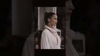 #bellahadid and #kendalljenner for Off-White SS'19🤍🔥#runway #supermodel #shorts #OffWhite #Catwalker