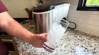 Magic Chef Portable Countertop Ice Maker