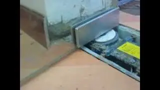 Defecto en cierrapuertas para puertas en vidrio templado
