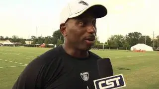 Curtis Johnson reacts to Faulk's HOF shout-out
