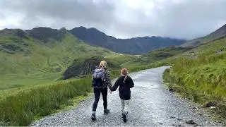 The FAMILY friendly way to summit SNOWDON!