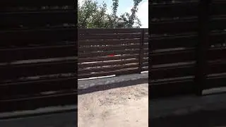 Gard din șipcă metalică instalat la Fălești