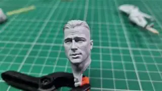 Unboxing Young miniatures 1/10th Resin bust. 