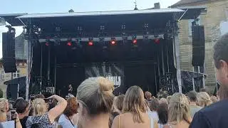 Der Vorband S&auml;nger Gregor H&auml;gle mit Wunschlied Layla Beim Schloss Eyrichshof