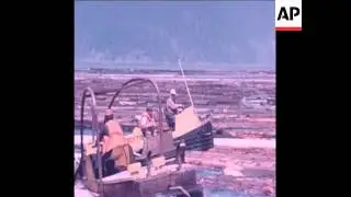 SYND 5 6 73 LUMBERJACKS SORT LOGS WITH BRONCO BOATS