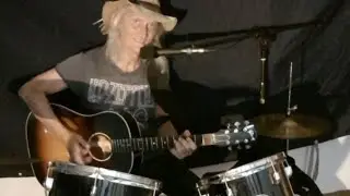 Elise - One man band version - Acoustic/Loop/Bass Drum