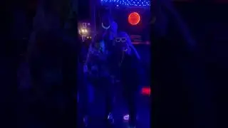 Party 80er #dancing #80er #partymusic #n&uuml;rtingen #neon #leuchtbrillen #kost&uuml;me #Mottoparty #deko