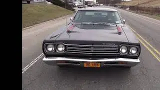 1969 Plymouth Road Runner / 440-6 Pack & 4-speed Pistol Grip