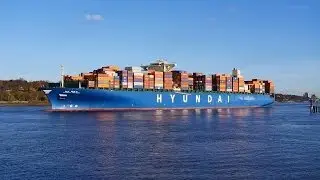 Hamburg: Finkenwerder, Elbufer, Containerschiffe - Full HD VideobildFilm