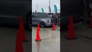 Futuristic Van Perfectly Self-Parks