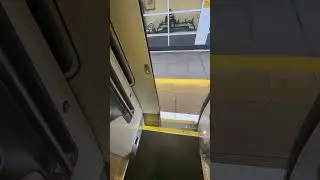 Class 800 Door Closing Sound #greatwesternrailway #class800 #traindoor @WesternSpot23