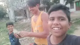 my first blog 10 years boy desi trike se baat karte hue blog bana raha hai