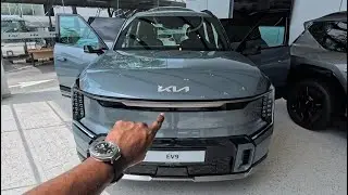 POV! KIA EV9 GT-Line AWD (7-местный) в цвете «Айсберг-зелёный» и чёрно-коричневой кожзаменительно...