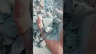 #foryou#oddlysatisfying#chalk#gymchalk#powder#play#crunchy#crush#youtube#shorts#dry#hard#solid#dusty